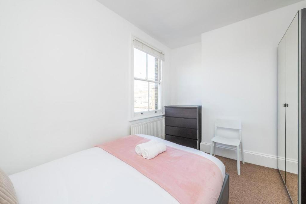 Luxury 4 Bedroom Flat With Stunning Shard View From Terrace In Central London! Next To Station, Sleeps 9 Rom bilde