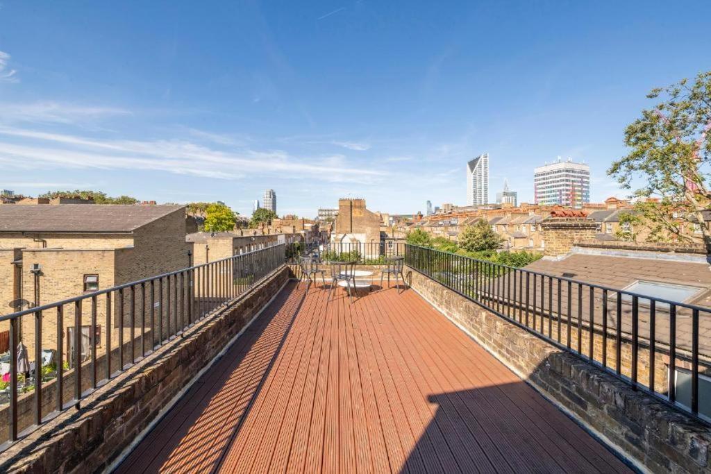 Luxury 4 Bedroom Flat With Stunning Shard View From Terrace In Central London! Next To Station, Sleeps 9 Rom bilde
