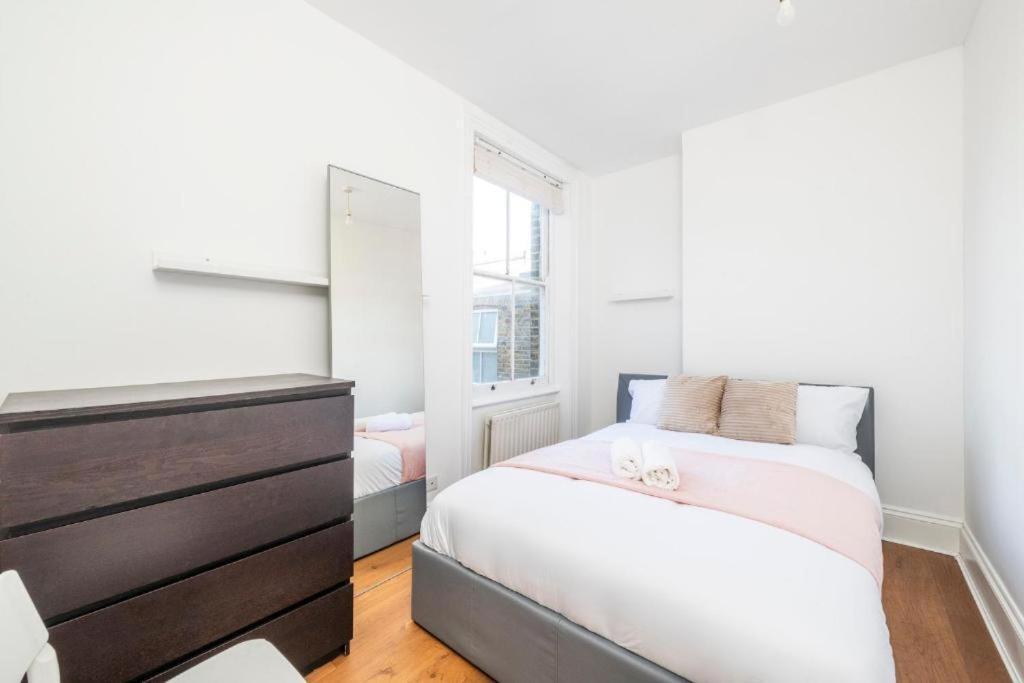 Luxury 4 Bedroom Flat With Stunning Shard View From Terrace In Central London! Next To Station, Sleeps 9 Rom bilde